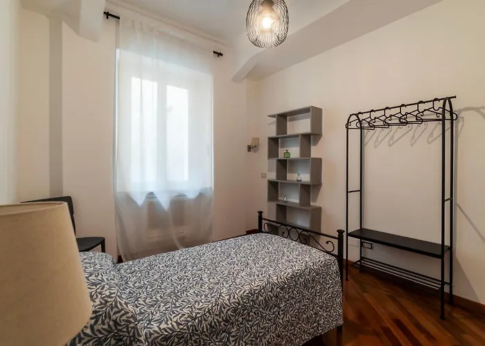 Guesthost - Bright In Metro San Giovanni Apartamento Roma